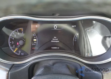 2016 Jeep Grand Cherokee Laredo z USA, uszkodzony, nr VIN 1C4RJEAG3GC382241